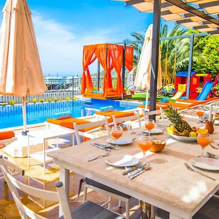 Villa Akbel 4 Bedroom - 5703 *