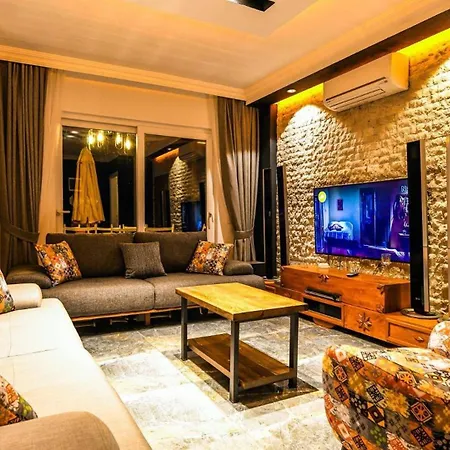 Villa Akbel 4 Bedroom - 5703